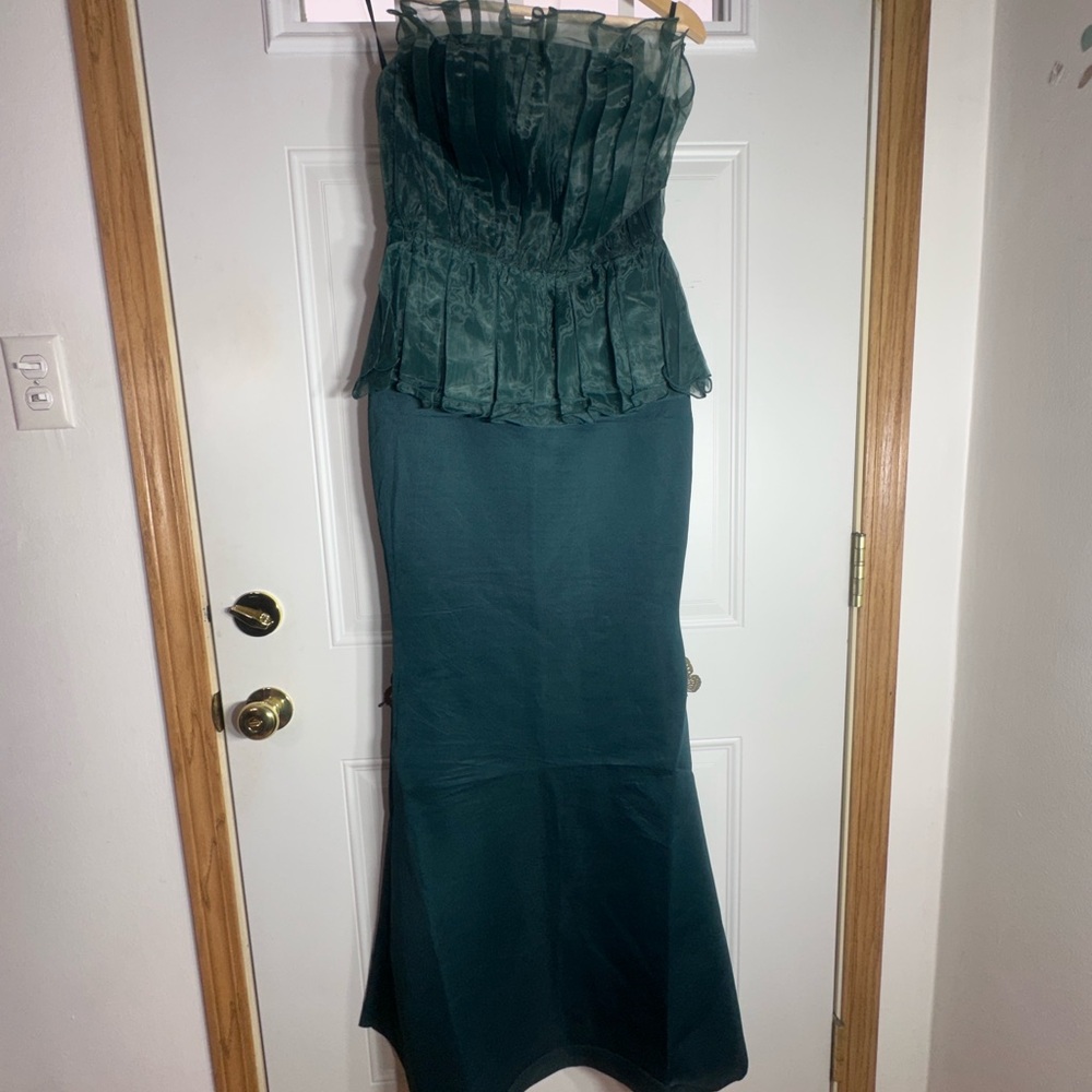 Elegant Strapless Green Dress